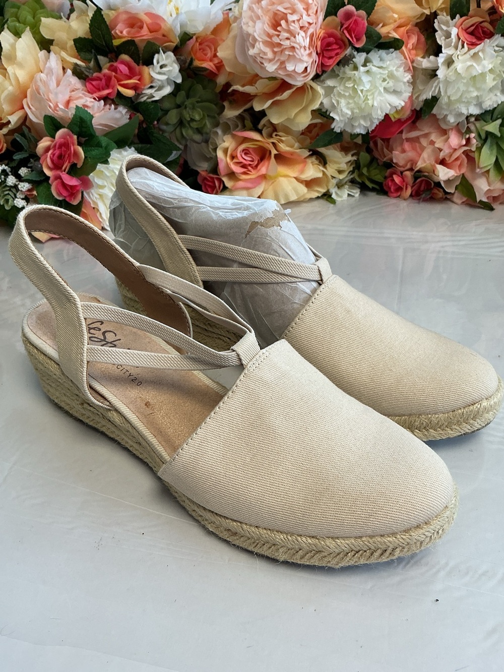 LifeStride Kascade Almond Milk Canvas Comfort Espadrille Wedge Sandals Size 8M